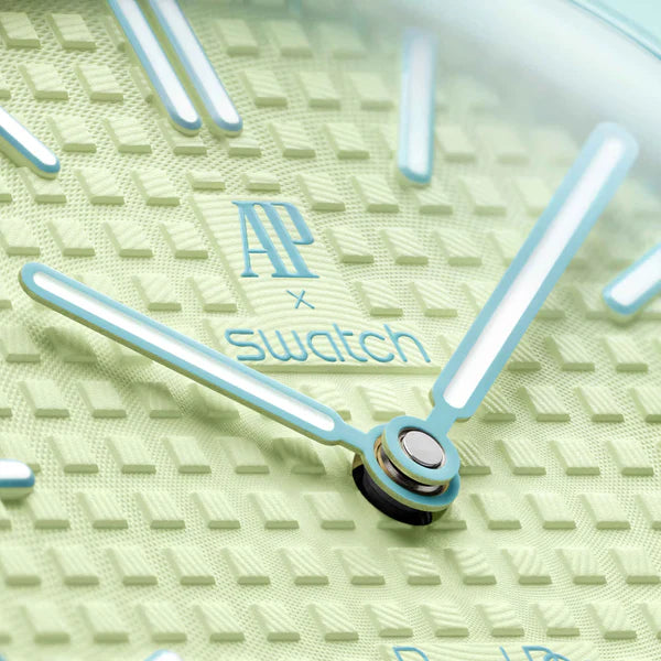 Swatch x Audemars Piguet Bioceramic Royal Oak Pop Blue Eight Lime Green watch SSX03L101N Dettaglio