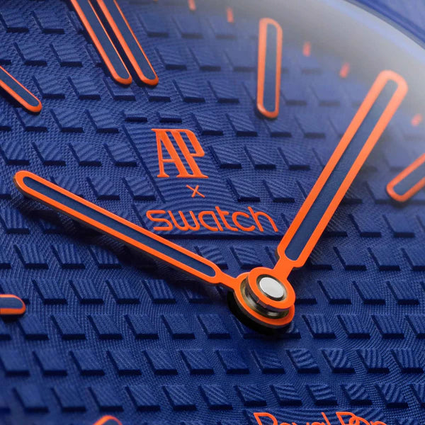 Swatch x Audemars Piguet Bioceramic Royal Pop Orenji Hachi Black watch SSX03L103N Dettaglio